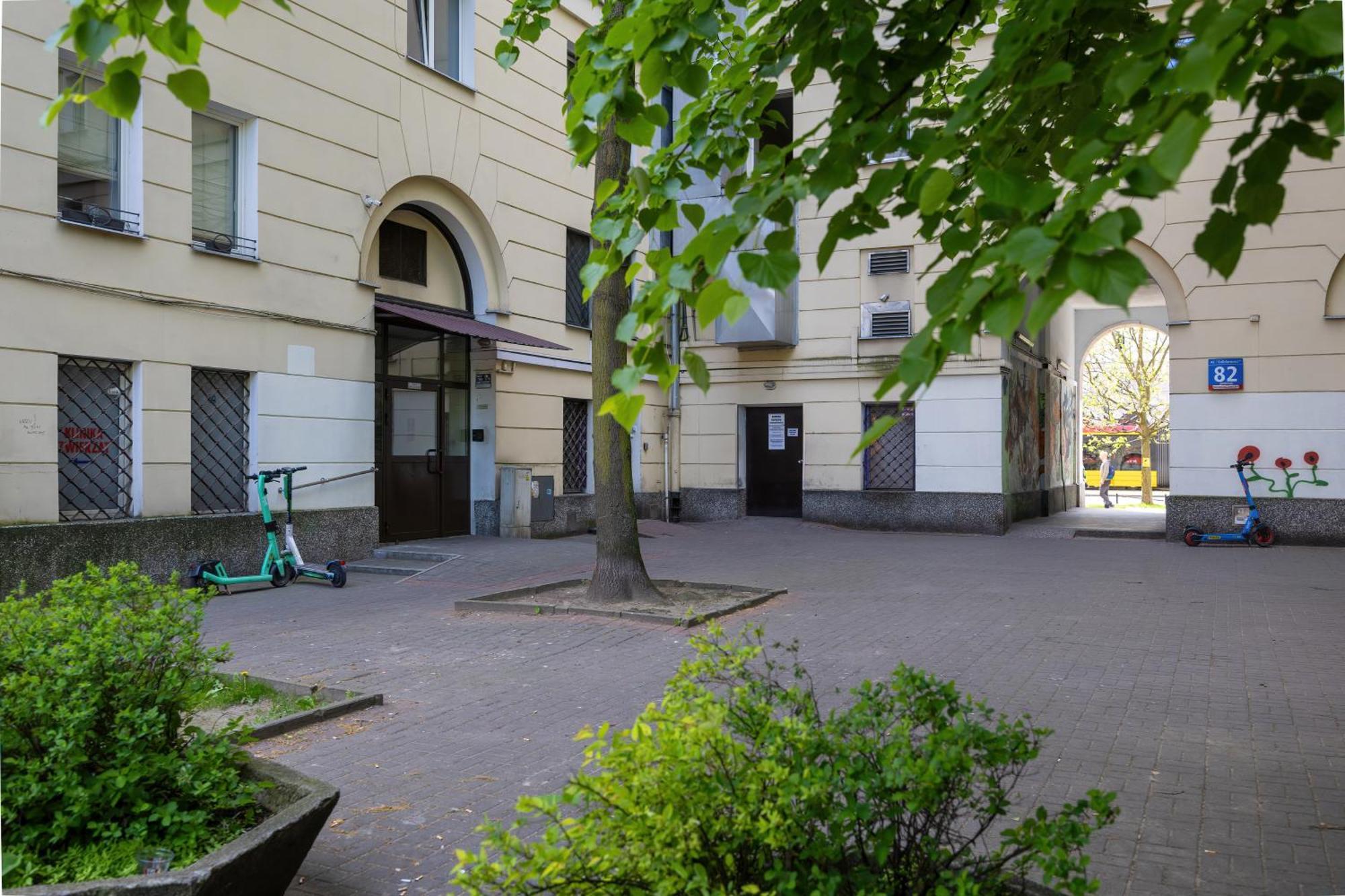 J&W Apartments Studio Solidarnosci Варшава Екстериор снимка