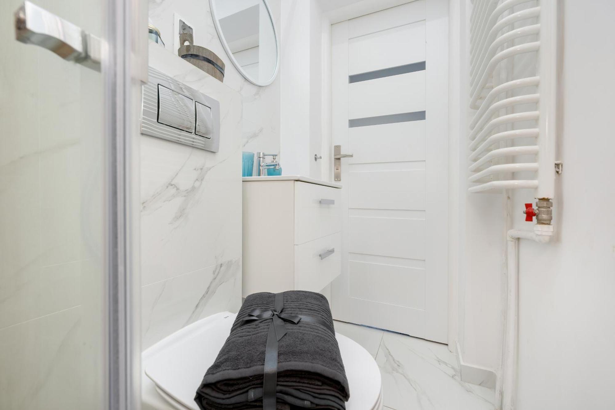 J&W Apartments Studio Solidarnosci Варшава Екстериор снимка