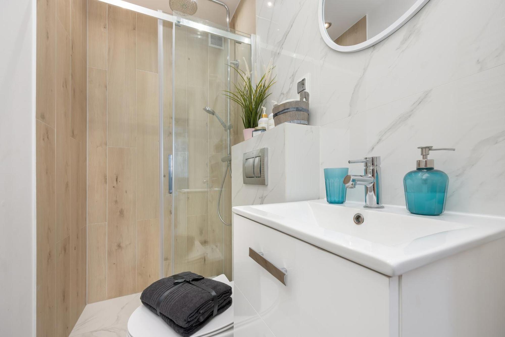 J&W Apartments Studio Solidarnosci Варшава Екстериор снимка